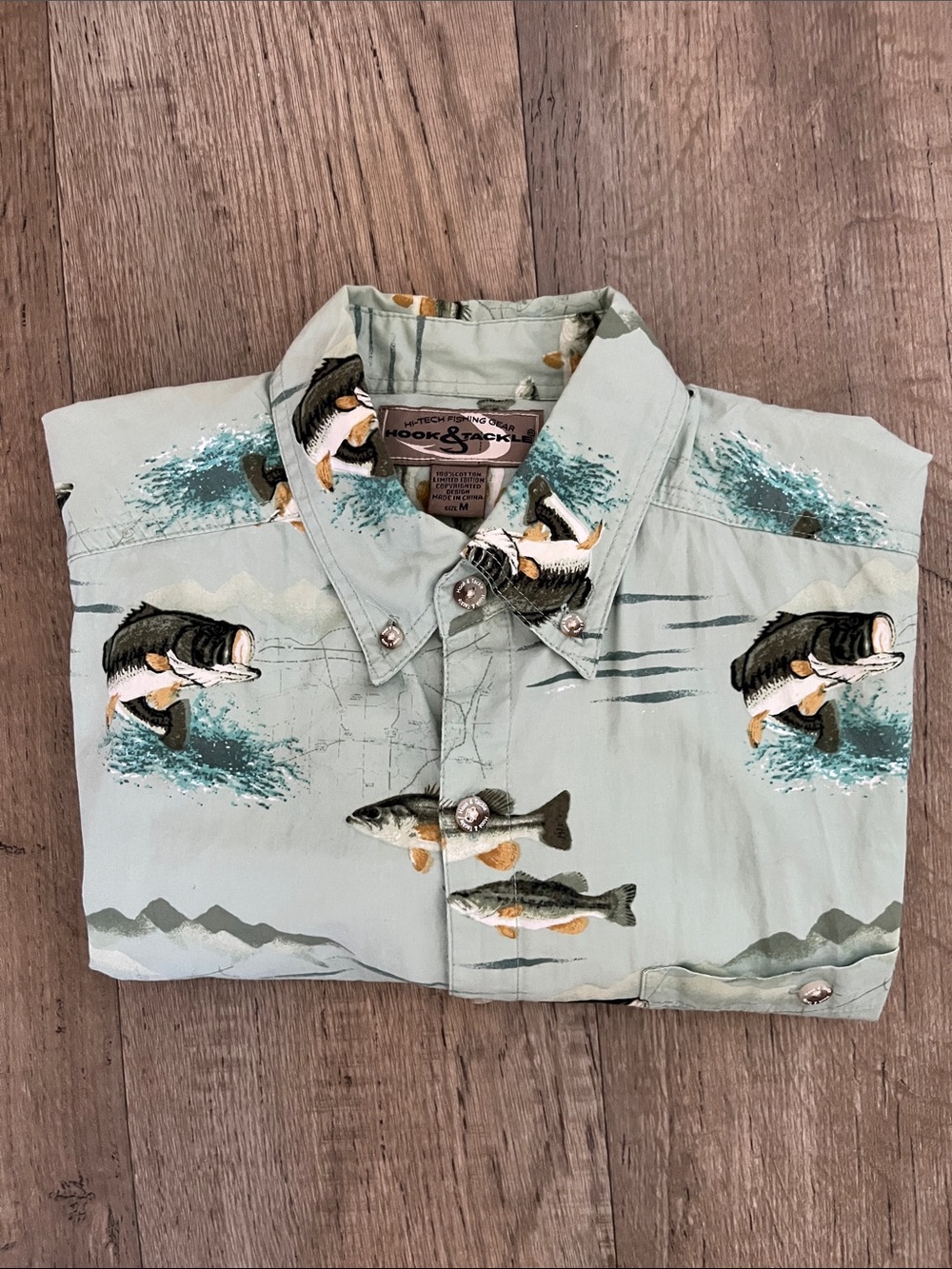 Hook & Tackle Men's Cotton Fish-Print Short Sleeve Shirt Size M